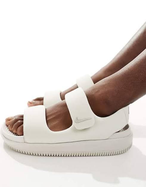 Calm sandal